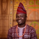 This image has an empty alt attribute; its file name is oyeoye.jpg